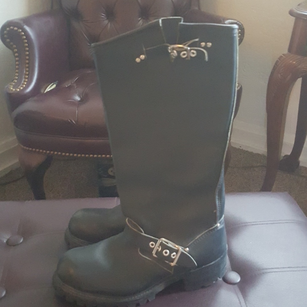 Leather boots